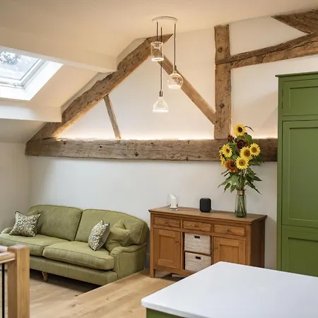 Дом отдыха Lythe Barn