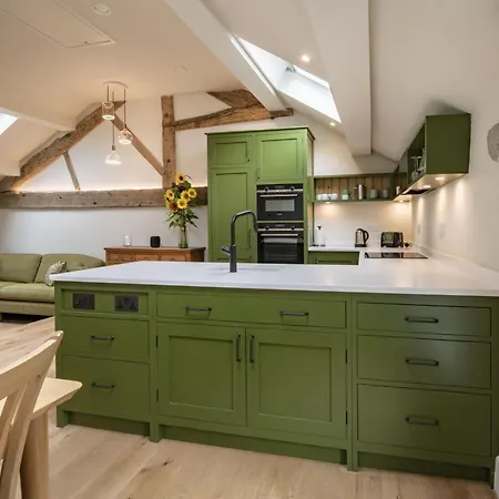 Дом отдыха Lythe Barn